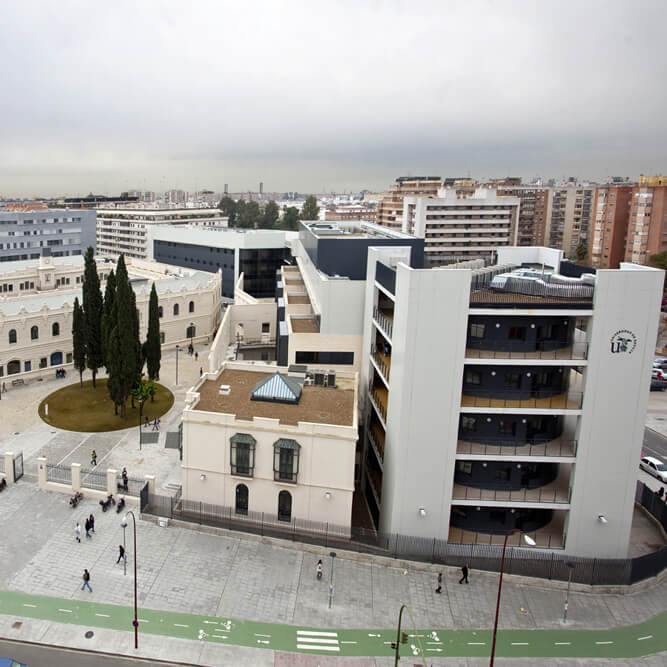 Aerfotografio de la universitata areo “Pirotecnia” de Sevilo